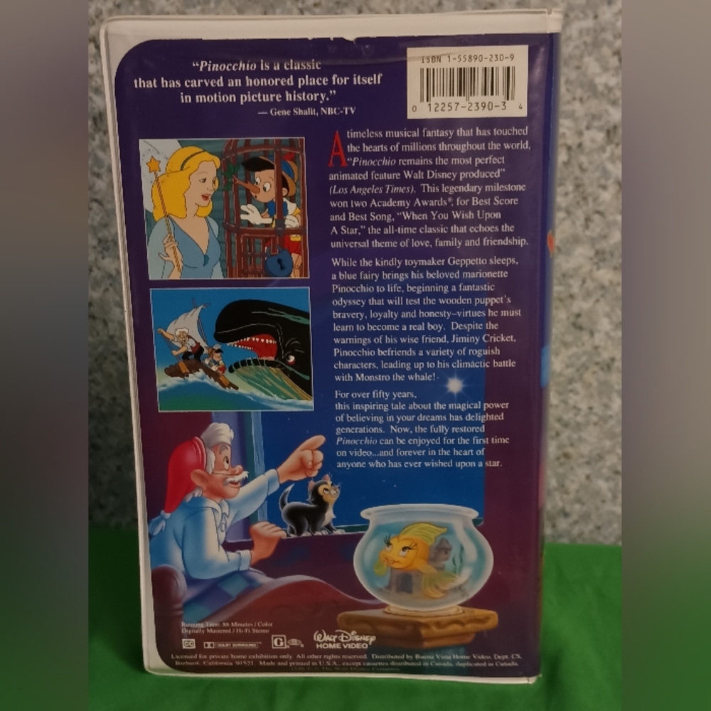 𝑾𝒂𝒍𝒕 𝑫𝒊𝒔𝒏𝒆𝒚'𝒔 𝑷𝒊𝒏𝒐𝒄𝒄𝒉𝒊𝒐 𝑽𝑯𝑺 𝒂𝒏𝒅 𝑩𝒐𝒐𝒌 𝑺𝒆𝒕 - Picture 3 of 13